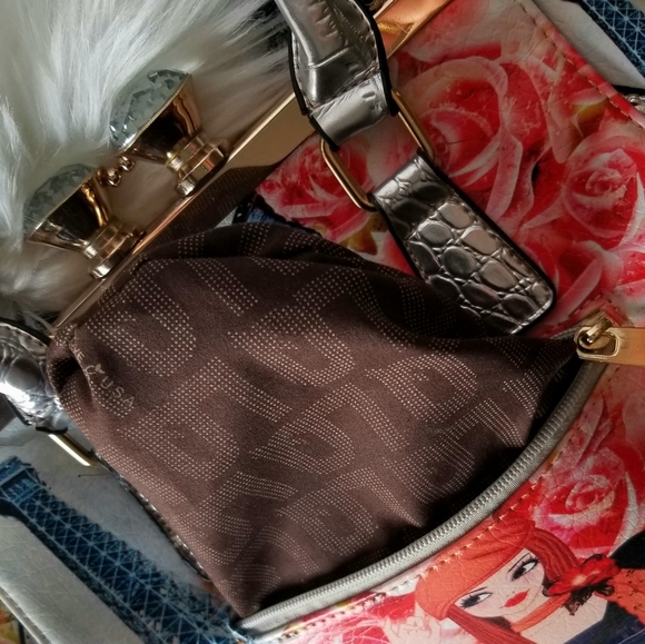 Eiffel Tower-"Rhinestone" Bling Handbag by LOVE USA - Picture 5 of 16